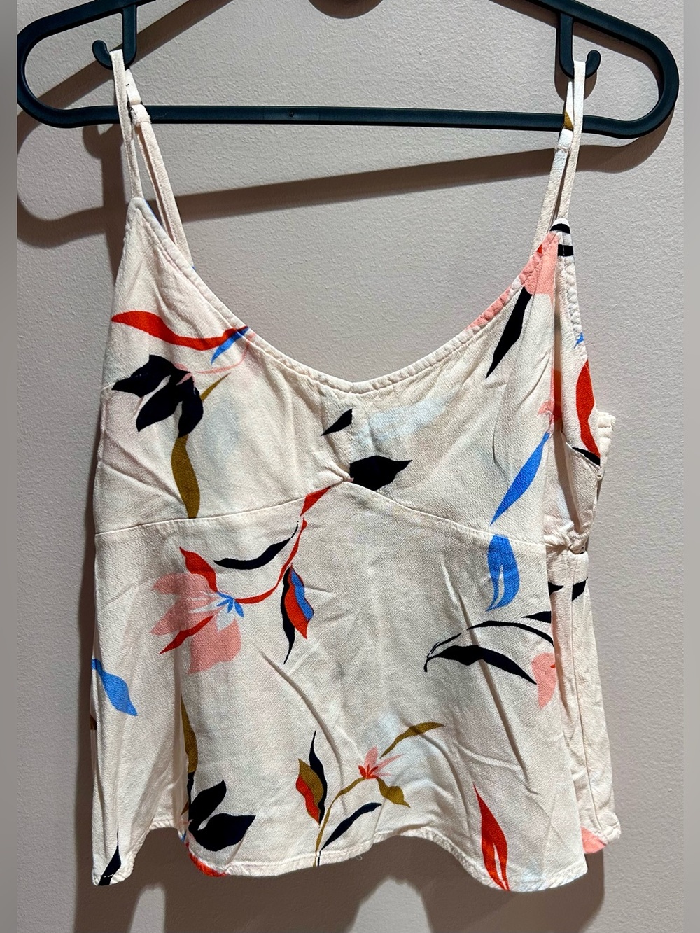 O'Neill Floral Adjustable Strap Tank Top Size Medium